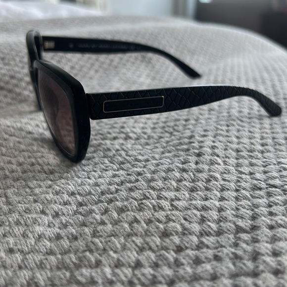 Marc Jacobs Sunglasses - Picture 5 of 7